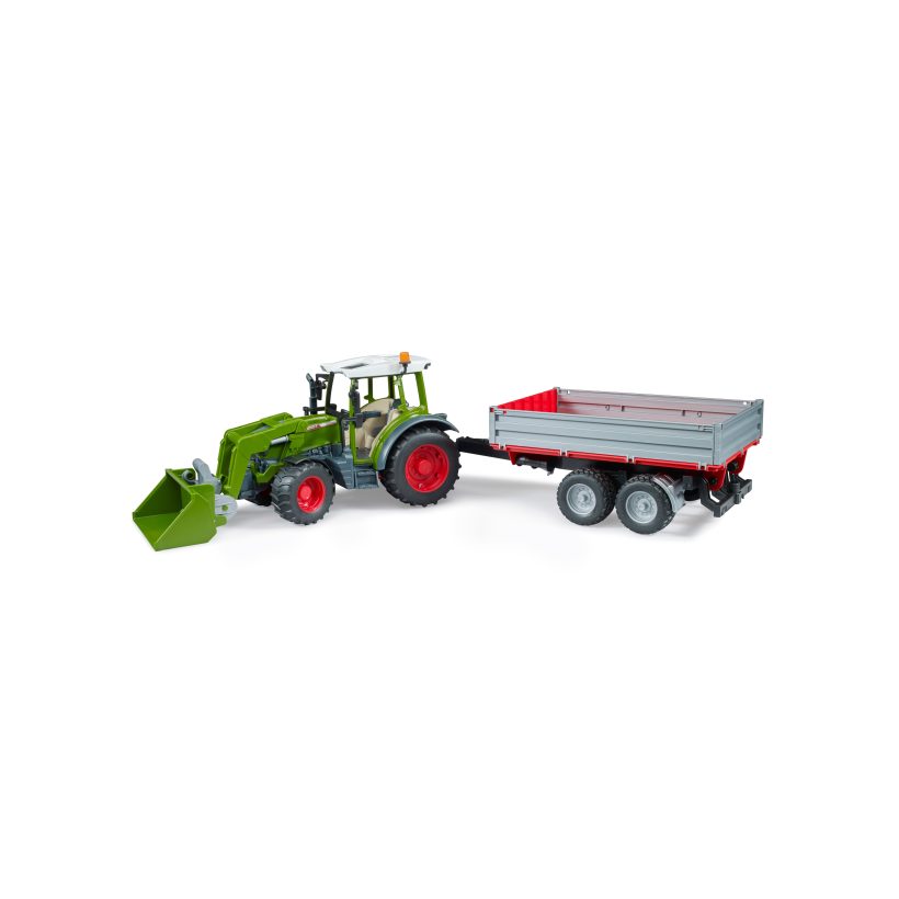 Fendt Vario 211 avec façade et remorque
